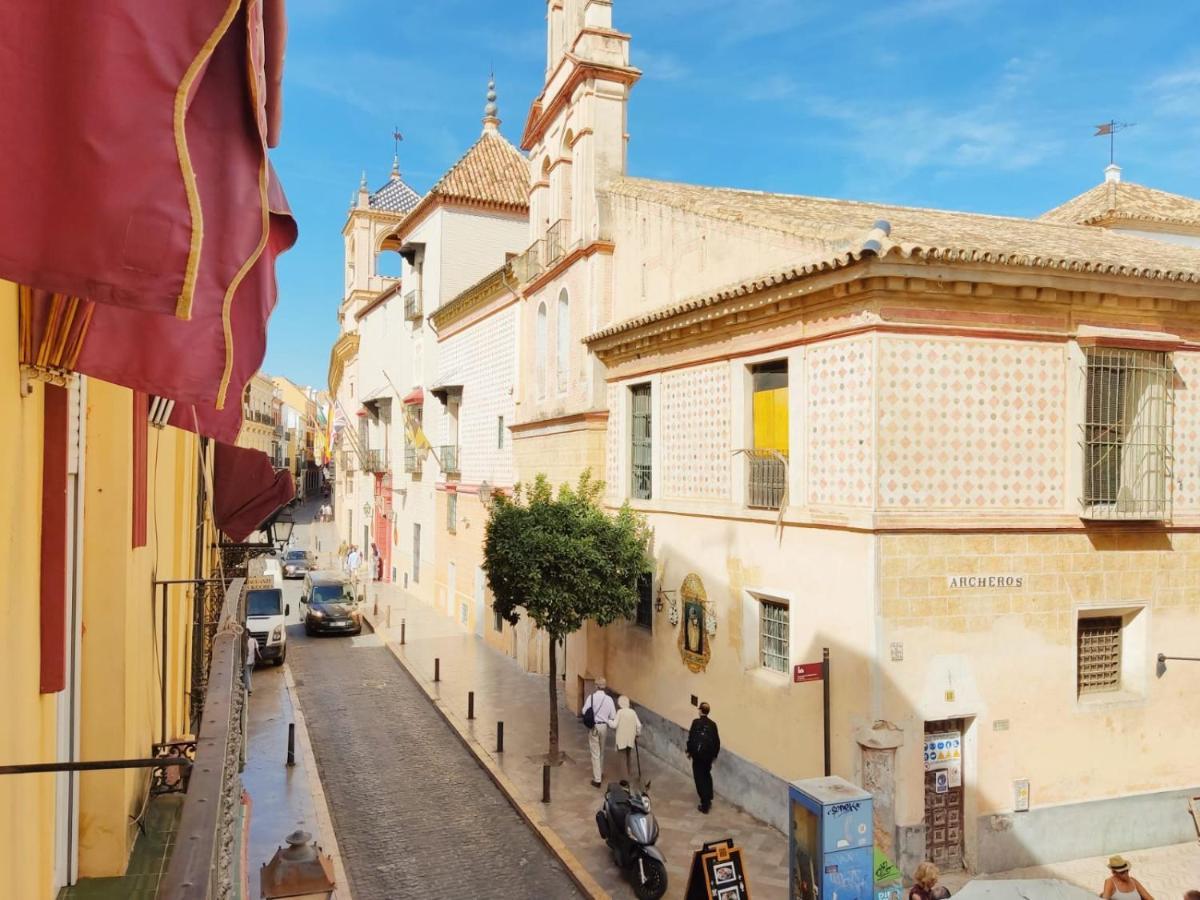 Homeyseville- Bright At Santa Cruz 6 Pax, Parking Optional Apartamento Sevilla