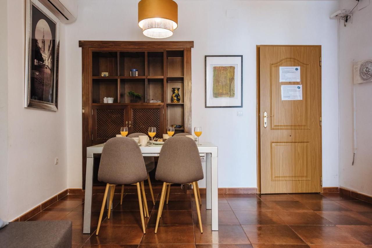 Apartamento Homeyseville- Bright At Santa Cruz 6 Pax, Parking Optional Sevilla