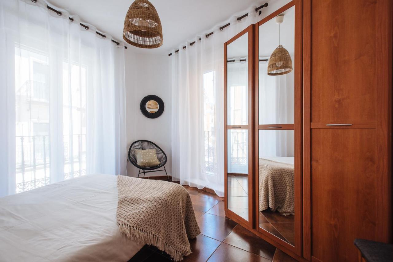Apartamento Homeyseville- Bright At Santa Cruz 6 Pax, Parking Optional *