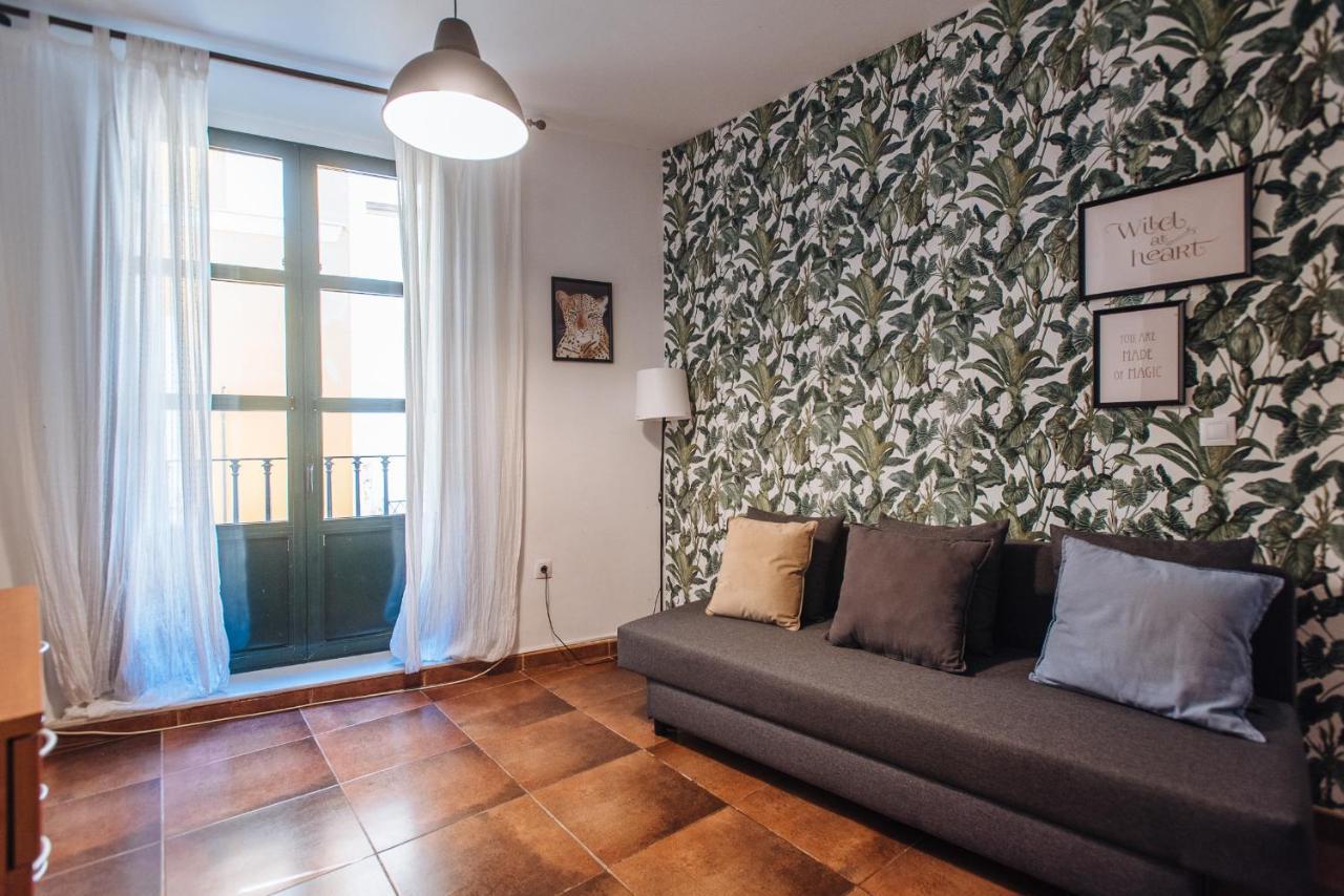 Homeyseville- Bright At Santa Cruz 6 Pax, Parking Optional Sevilla