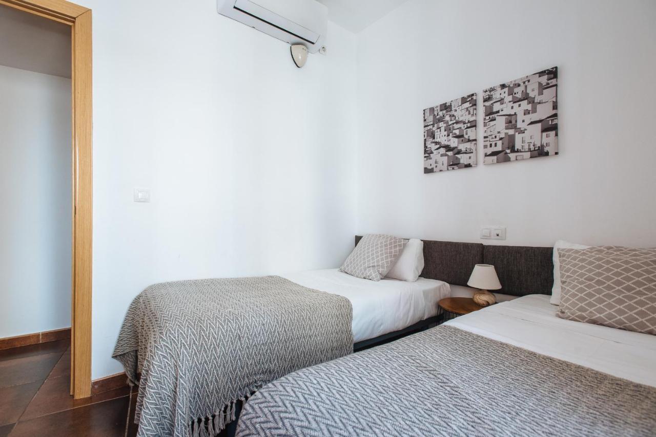Homeyseville- Bright At Santa Cruz 6 Pax, Parking Optional Sevilla