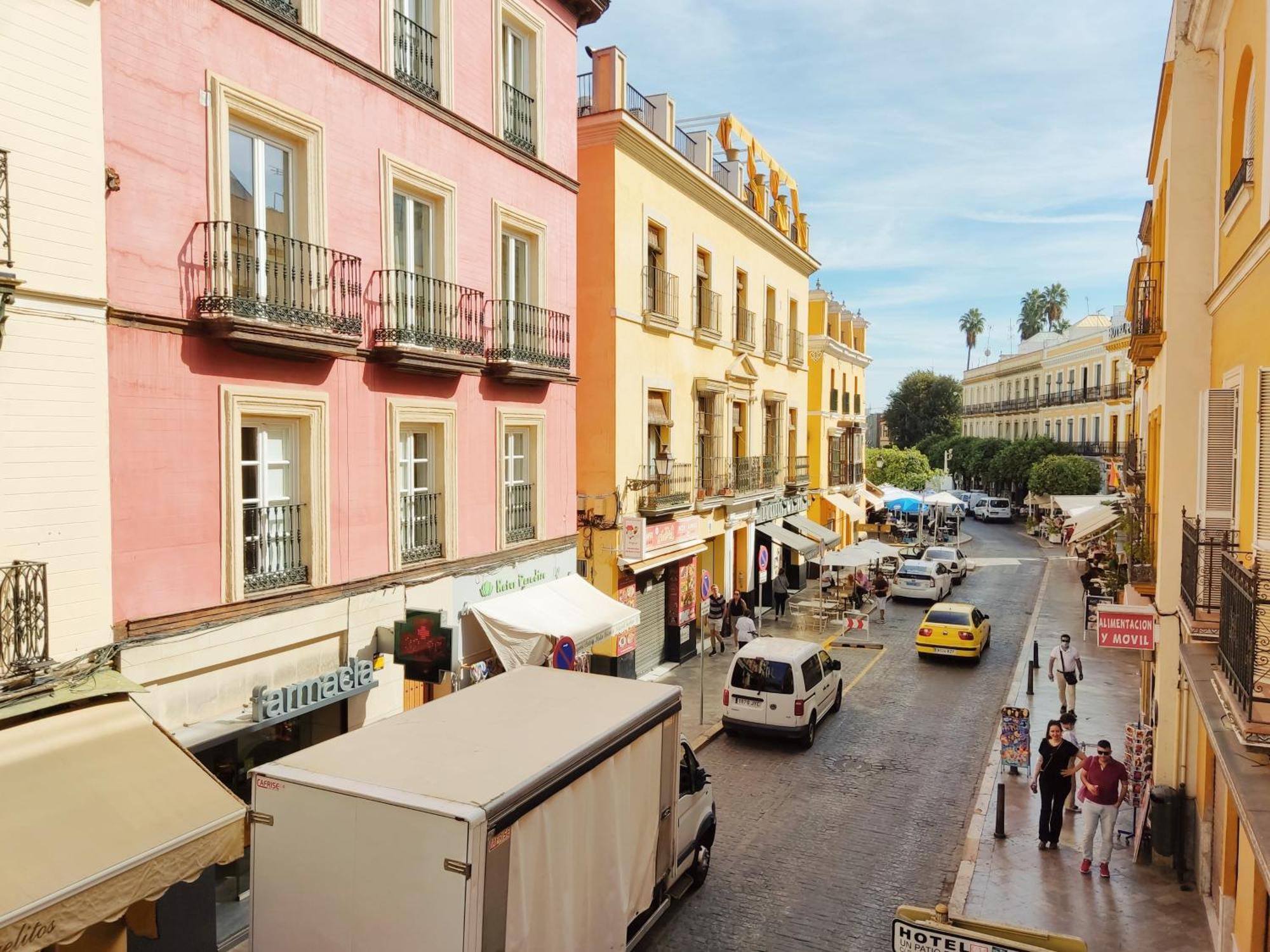 Homeyseville- Bright At Santa Cruz 6 Pax, Parking Optional * Sevilla